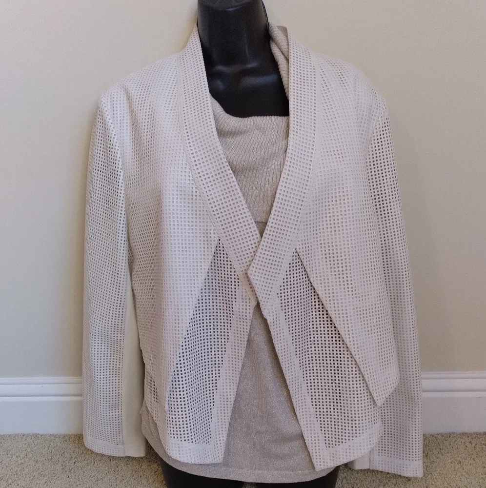 Chico's White Laser Cut Moto Jacket Blazer Size 12 Asymmetrical Geometric design - Picture 5 of 16